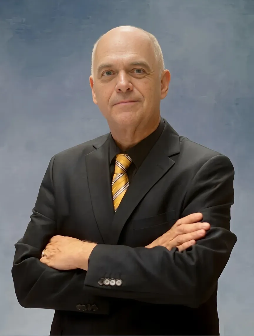 Roberto Samudio — Director de Operaciones